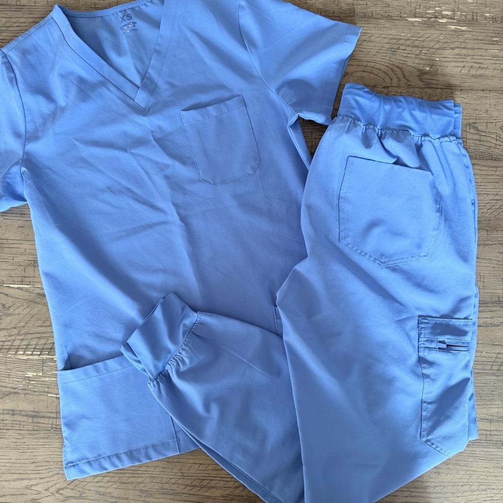 Ceil Blue XS Scrub Set